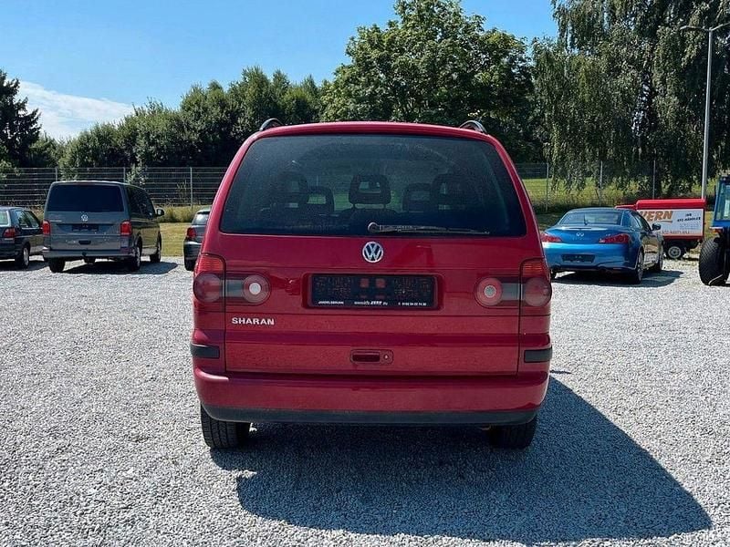 Gebraucht VW Sharan Trendline 116 PS (85 kW) 2009 Rot Van / Kleinbus