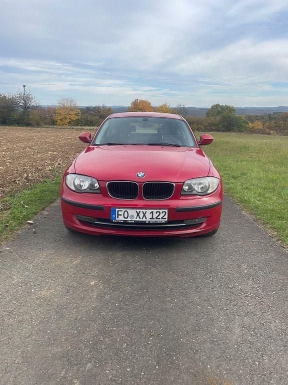 Rot Gebraucht 2011 BMW 116 Kleinwagen | 2.920 € (Superpreis) - Bild 1/4