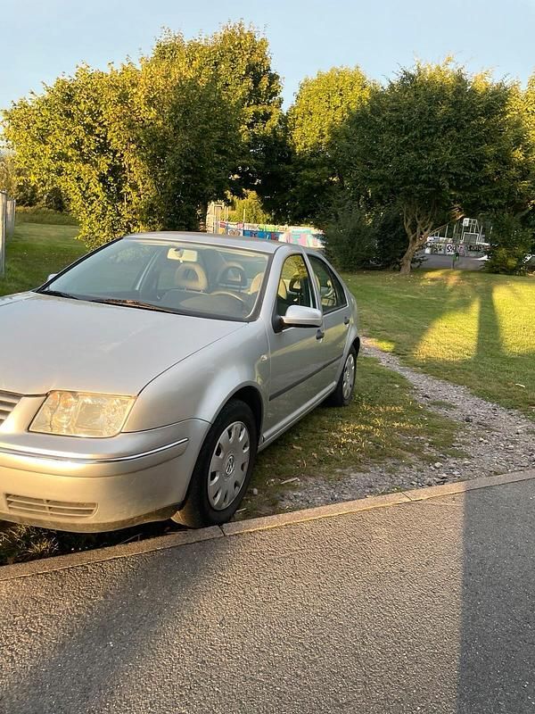 Gebraucht VW Bora 105 PS (77 kW) 2000 Grau Limousine