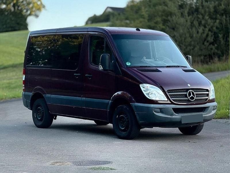 Rot Gebraucht 2009 Mercedes Sprinter Van | 5.999 € (Superpreis) - Bild 1/4