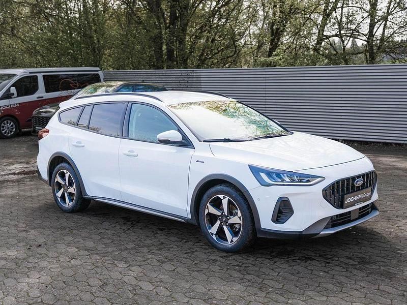Usata Ford Focus Active 125 CV (91 kW) 2022 Bianco Berlina