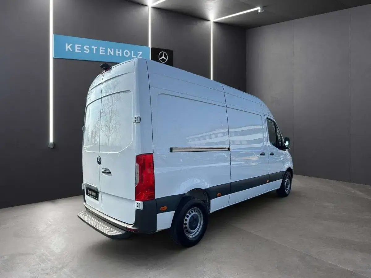 Używany Mercedes Sprinter 85 kW (116 KM) 2022 Biały Van