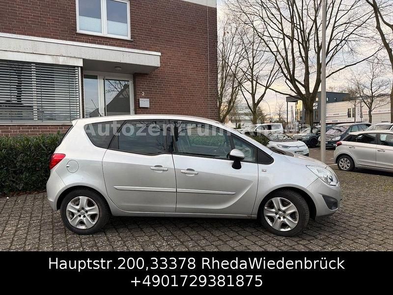 Gebraucht Opel Meriva Design Edition 140 PS (102 kW) 2011 Silber Van / Kleinbus