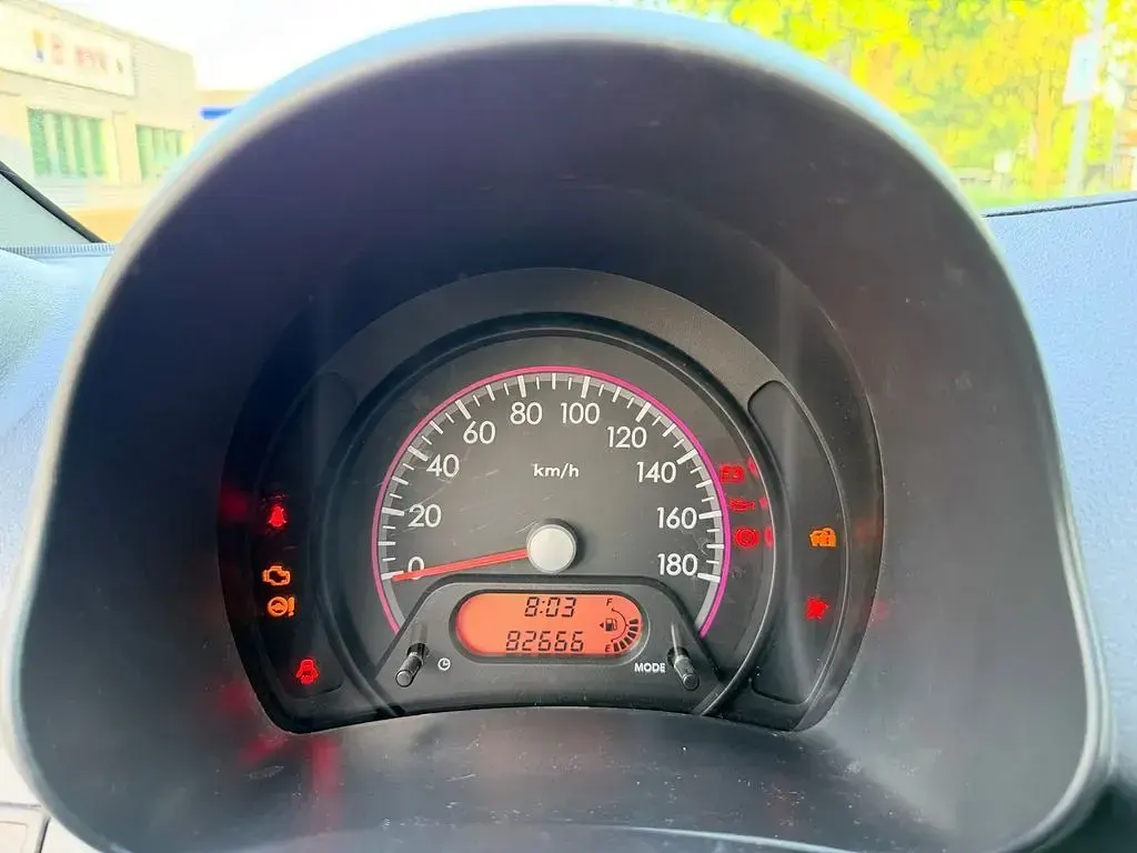Gebraucht Suzuki Alto 68 PS (50 kW) 2011 Schwarz Kleinwagen