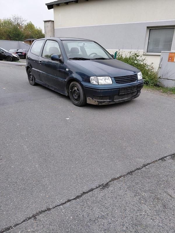 Gebraucht VW Polo 60 PS (44 kW) 2001 Grün Kleinwagen