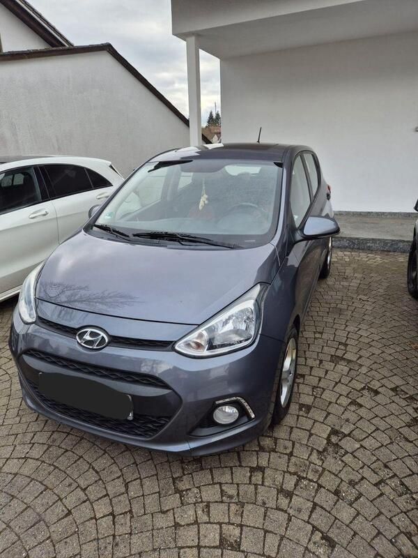 Grau Gebraucht 2015 Hyundai i10 Style Kleinwagen | 5.300 € (Superpreis) - Bild 1/4