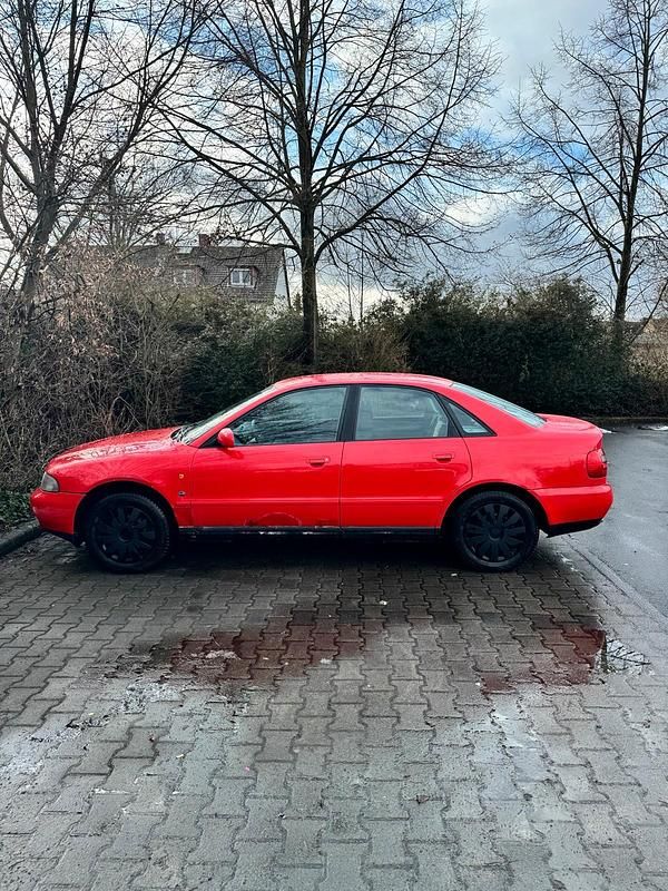 Gebraucht Audi A4 125 PS (91 kW) 1997 Rot Limousine