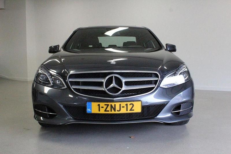Gebraucht Mercedes E200 Ambition 184 PS (135 kW) 2013 Grau Limousine