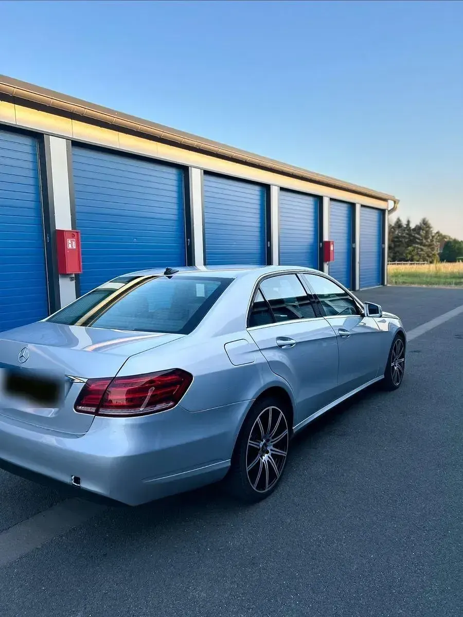 Gebraucht Mercedes E200 Elegance 136 PS (100 kW) 2016 Silber Limousine