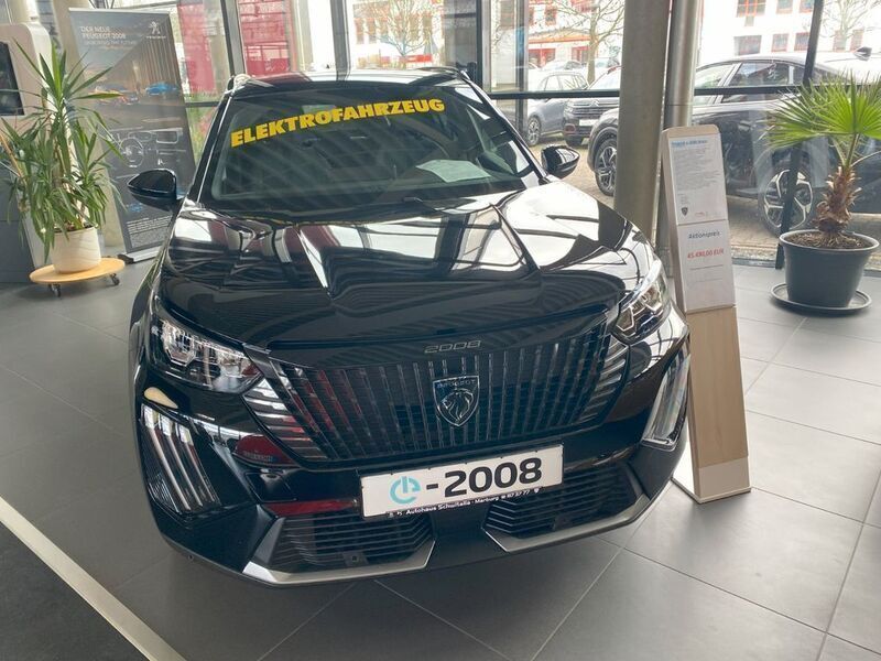 Gebraucht Peugeot e-2008 Allure 114 kW (156 PS) 2024 Schwarz SUV
