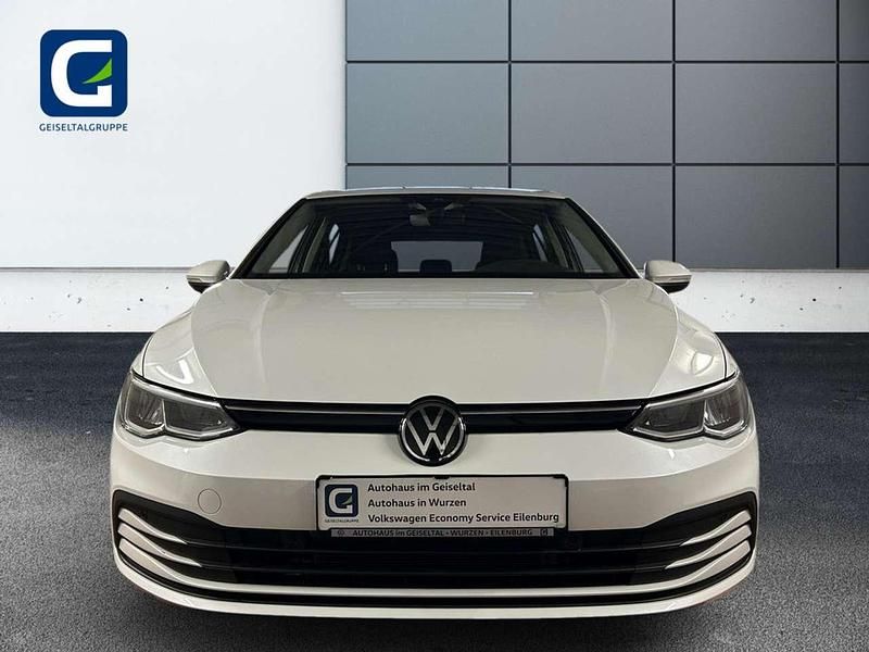 Gebraucht VW Golf Life 116 PS (85 kW) 2023 Oryxweiss perlmutteffekt Limousine