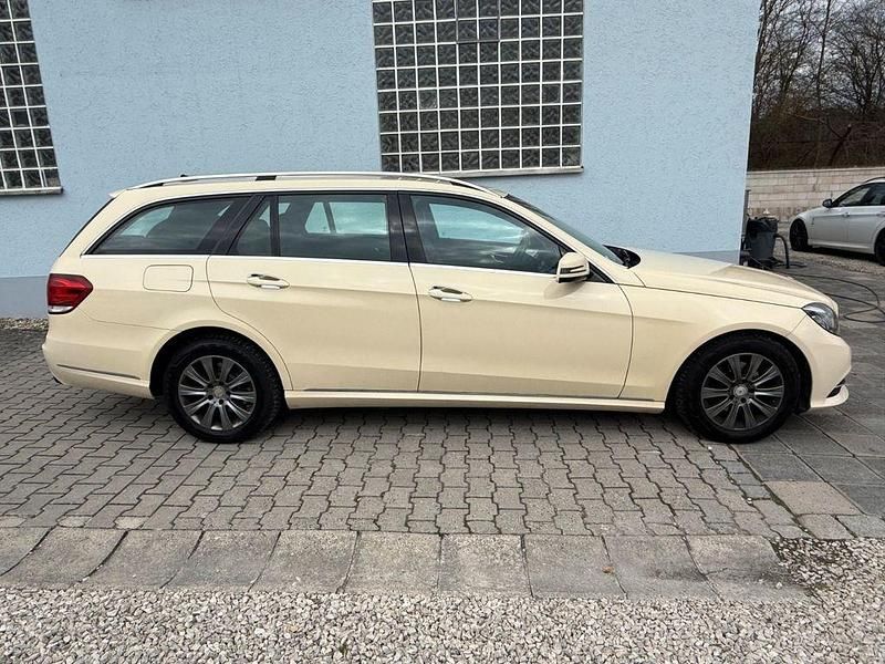 Gebraucht Mercedes E220 170 PS (125 kW) 2015 Gelb Kombi