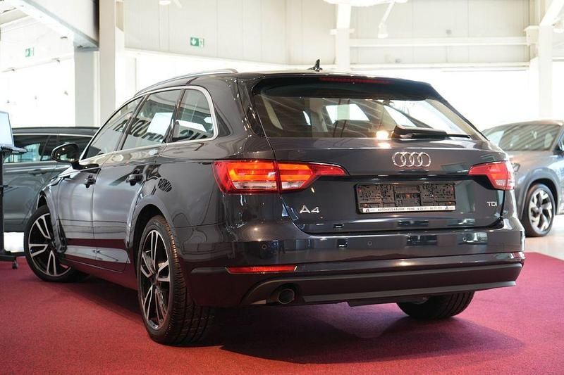 Gebraucht Audi A4 Ambiente 150 PS (110 kW) 2016 Blau Kombi