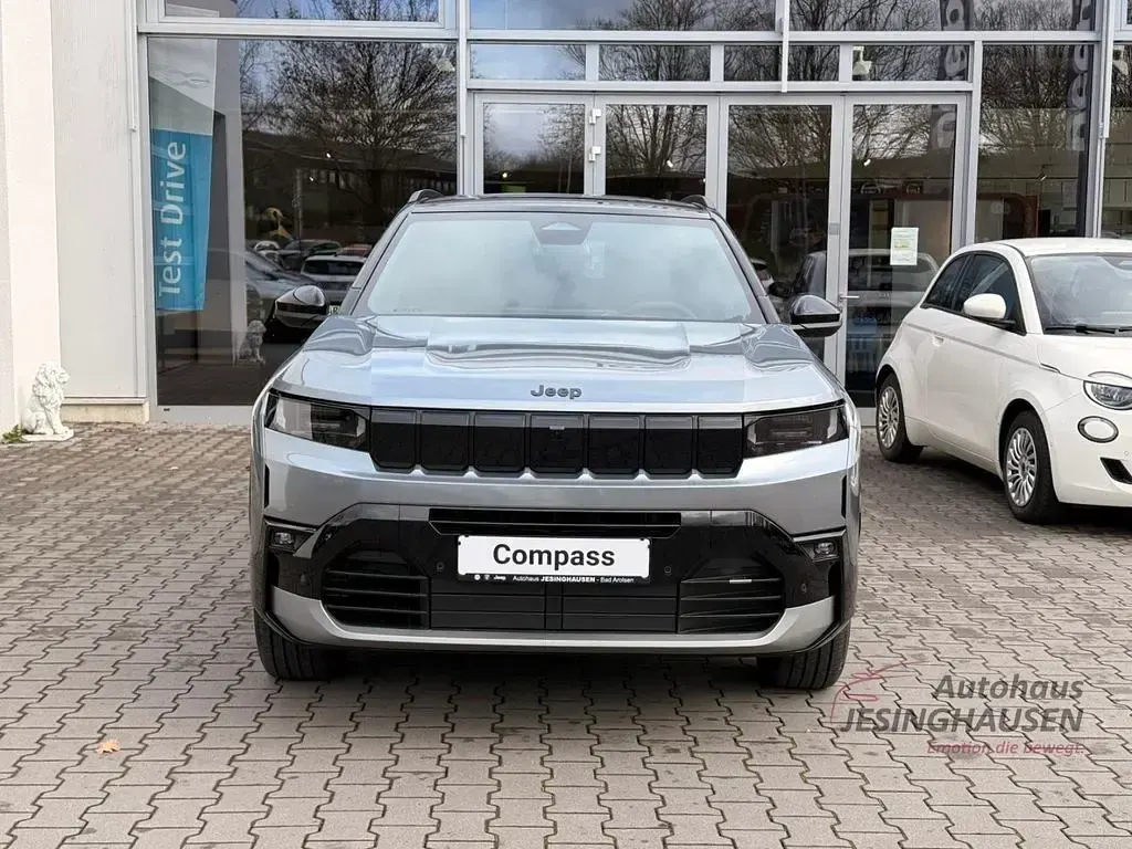 Käytetty Jeep Compass 145 HP (106 kW) 2026 Harmaa Katumaasturi