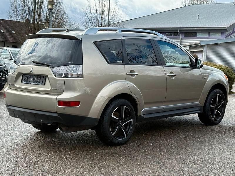 Gebraucht Mitsubishi Outlander 170 PS (125 kW) 2009 Gold SUV