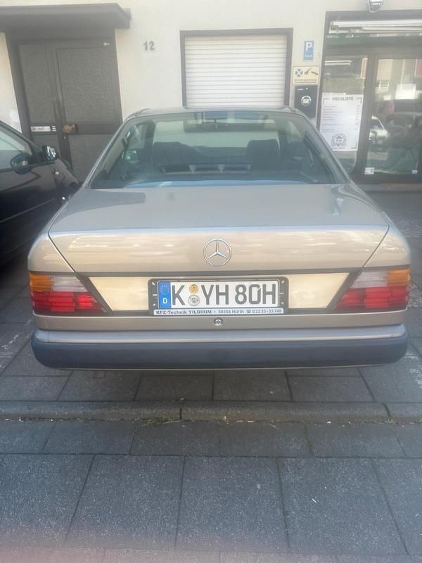 Second-hand Mercedes 230 1989 Auriu Coupe