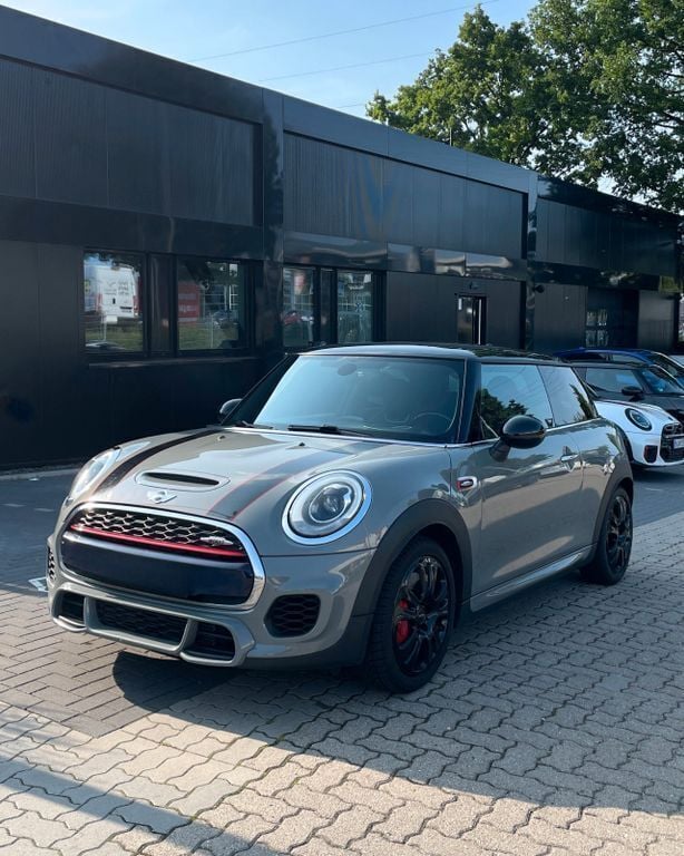 Grau Gebraucht 2017 Mini John Cooper Works Kleinwagen | 16.200 € (Etwas zu teuer) - Bild 1/4