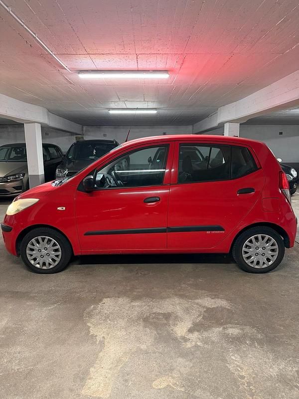 Gebraucht Hyundai i10 68 PS (50 kW) 2009 Rot Kleinwagen