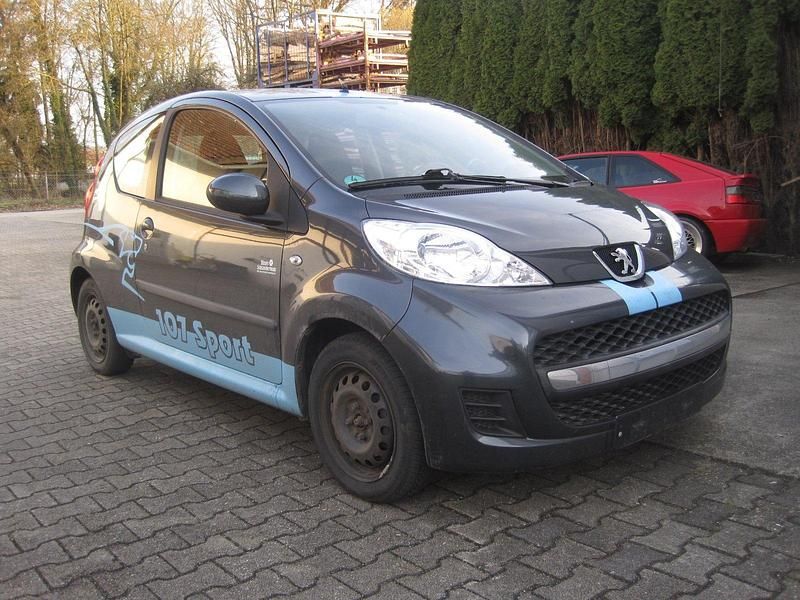 Gebraucht Peugeot 107 68 PS (50 kW) 2010 Blau Kleinwagen
