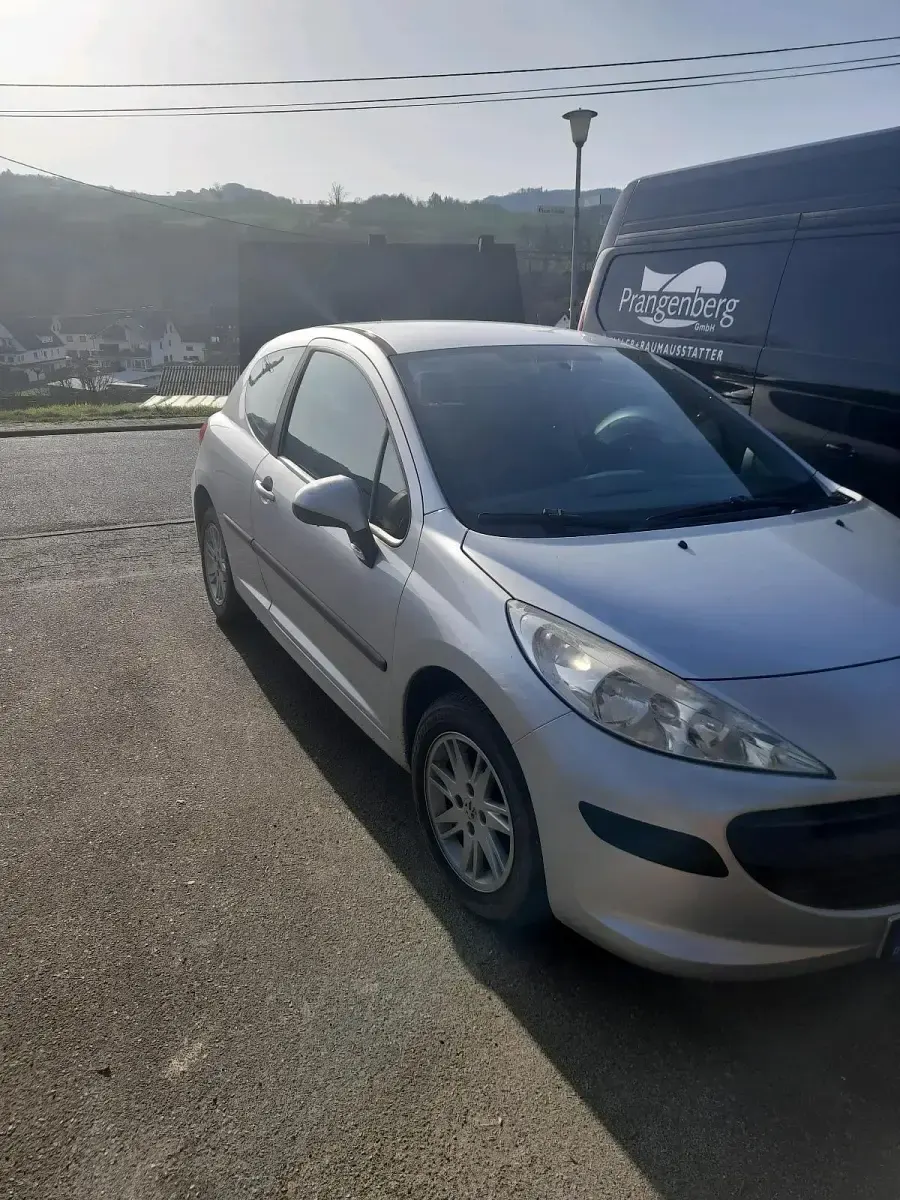 Gebraucht Peugeot 207 88 PS (64 kW) 2006 Silber Kleinwagen