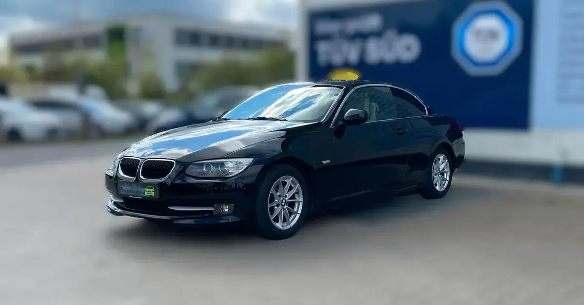 Gebraucht BMW 318 Cabriolet Sport Line 143 PS (105 kW) 2011 Schwarz Cabrio