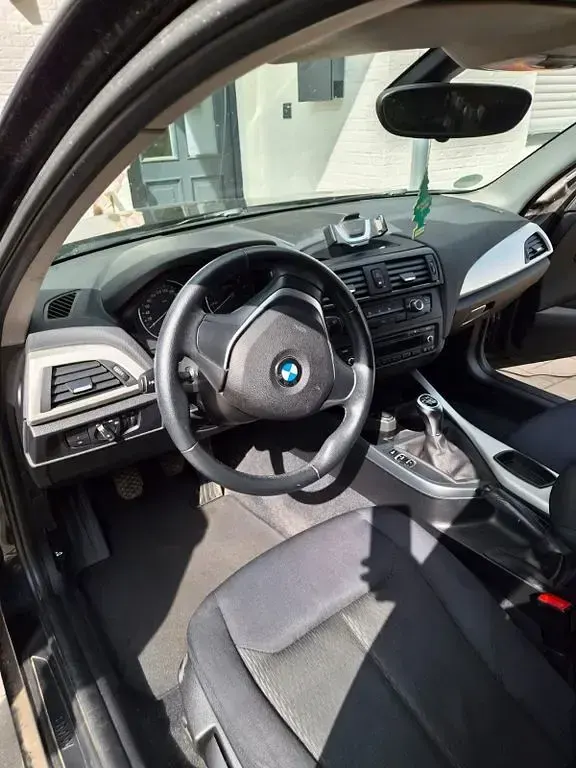 Gebraucht BMW 114 102 PS (75 kW) 2013 Schwarz Kleinwagen