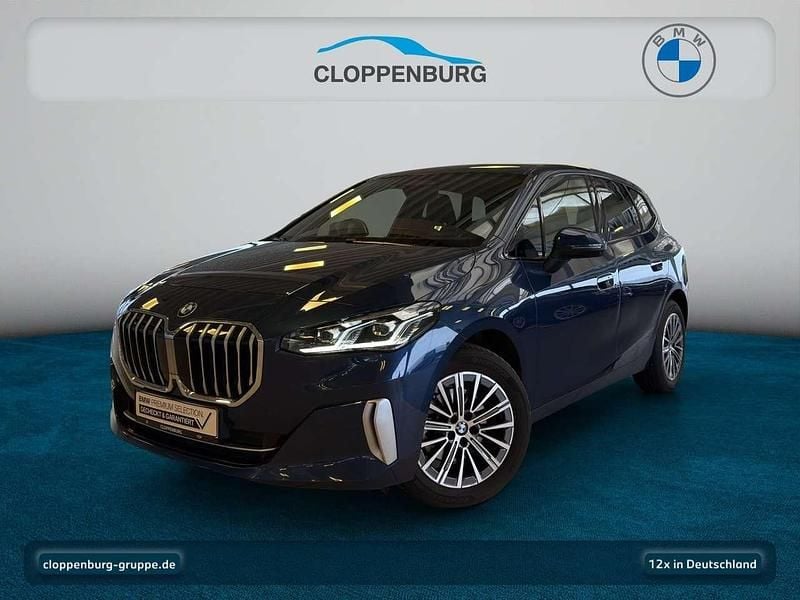 Phytonicblau Gebraucht 2023 BMW 220 Active Tourer Luxury Line Van / Kleinbus | 29.499 € - Bild 1/4