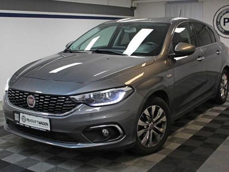 Grau Gebraucht 2019 Fiat Tipo Lounge Limousine | 9.890 € (Fairer Preis) - Bild 1/3