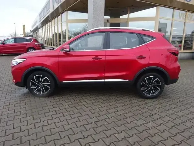 Gebraucht MG ZS Luxury 106 PS (77 kW) 2023 Rot SUV