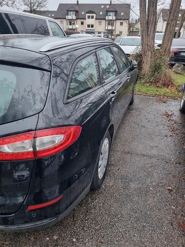 Gebraucht Ford Mondeo Business Edition 150 PS (110 kW) 2017 Schwarz Kombi