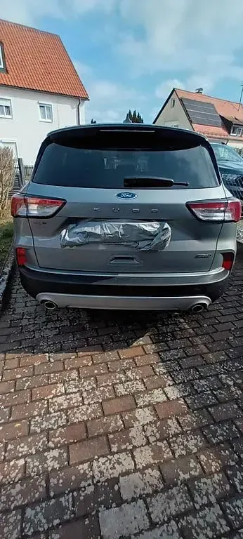 Usado Ford Kuga Titanium X 224 HP (164 kW) 2022 Prateado SUV