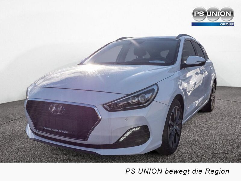 Weiß Gebraucht 2019 Hyundai i30 Premium Kombi | 19.750 € (Etwas zu teuer) - Bild 1/4