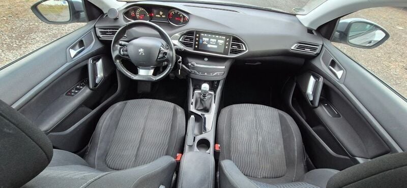 Gebraucht Peugeot 308 125 PS (91 kW) 2014 Grau Limousine