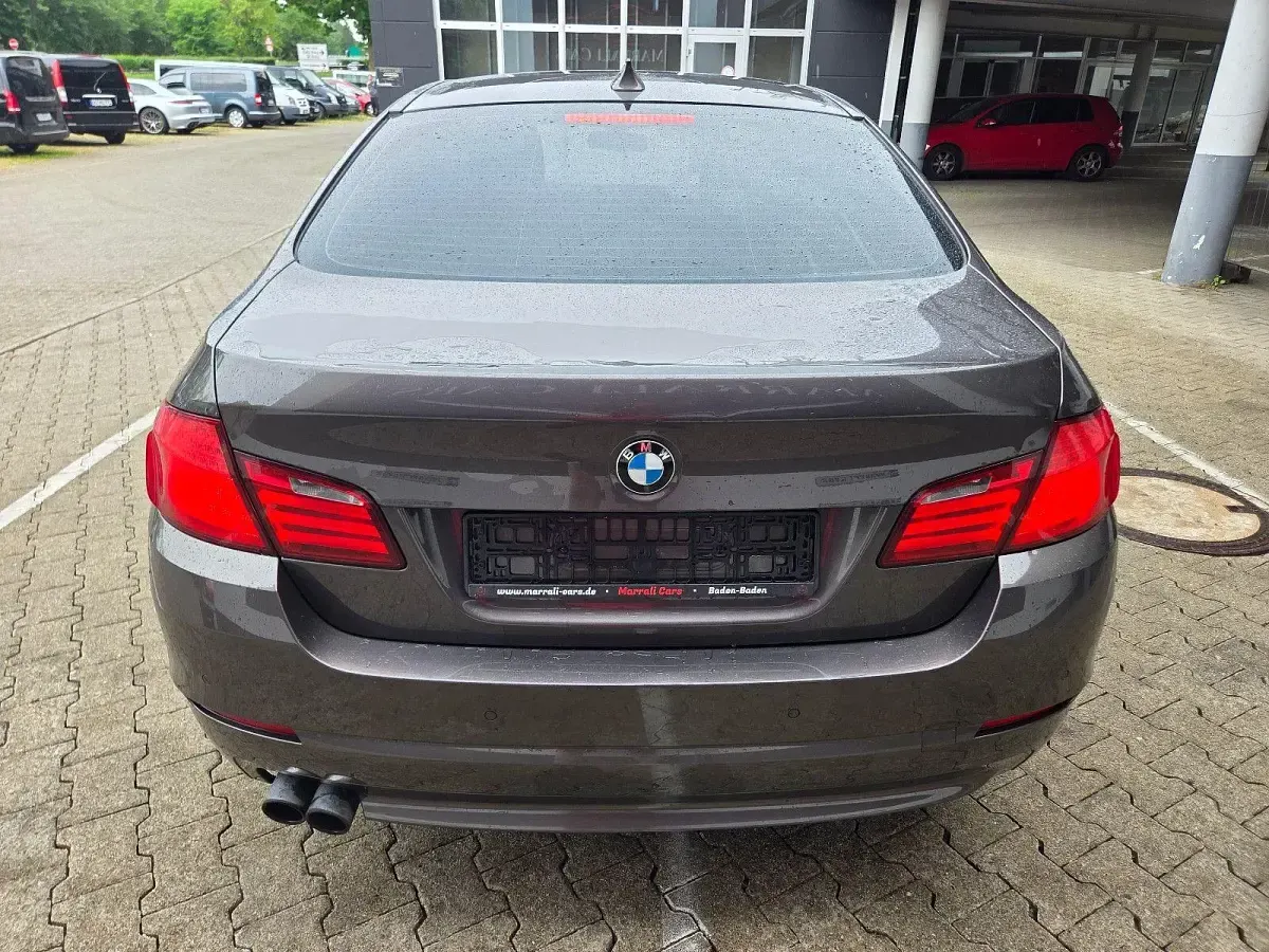 Second-hand BMW 520 184 CP (135 kW) 2012 Maro Berlinǎ