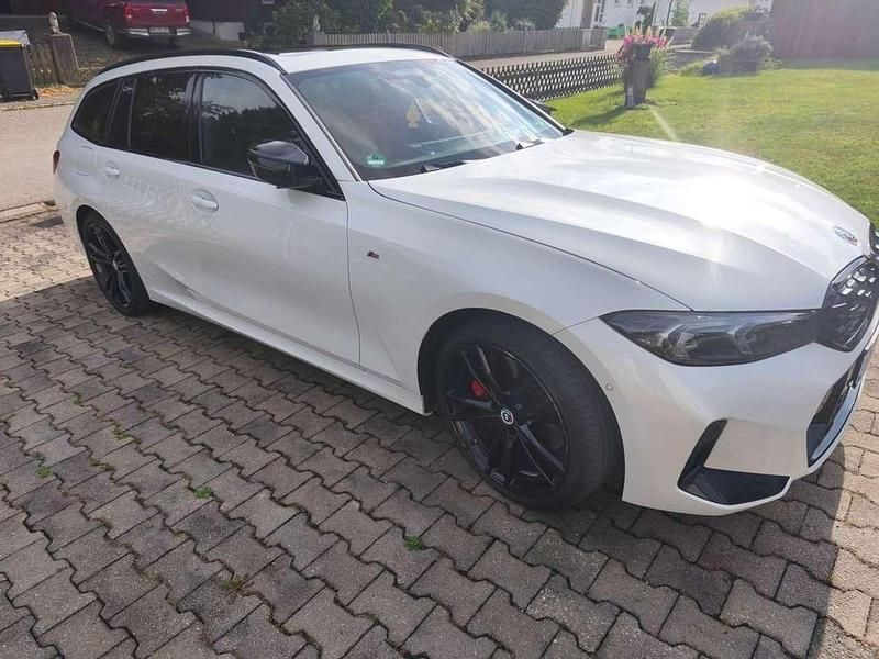 Weiß Gebraucht 2022 BMW M340 Limousine | 44.800 € (Guter Preis) - Bild 1/4