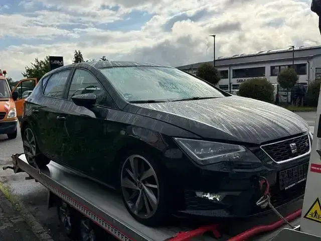 Gebraucht Seat Leon FR 180 PS (132 kW) 2015 Schwarz Limousine