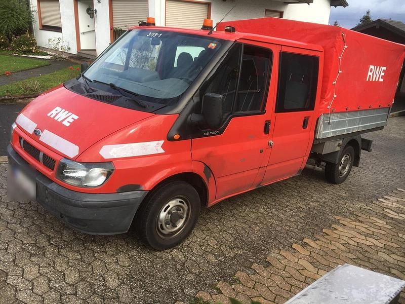 Rot Gebraucht 2003 Ford Transit Limousine | 3.200 € - Bild 1/4
