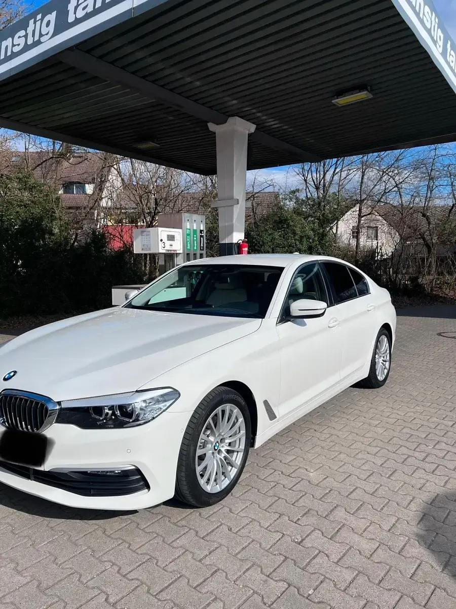 Gebraucht BMW 520 184 PS (135 kW) 2018 Weiß Limousine