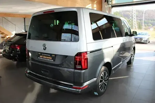 Używany VW Multivan Generation Six 204 KM (150 kW) 2022 Szary Minivan