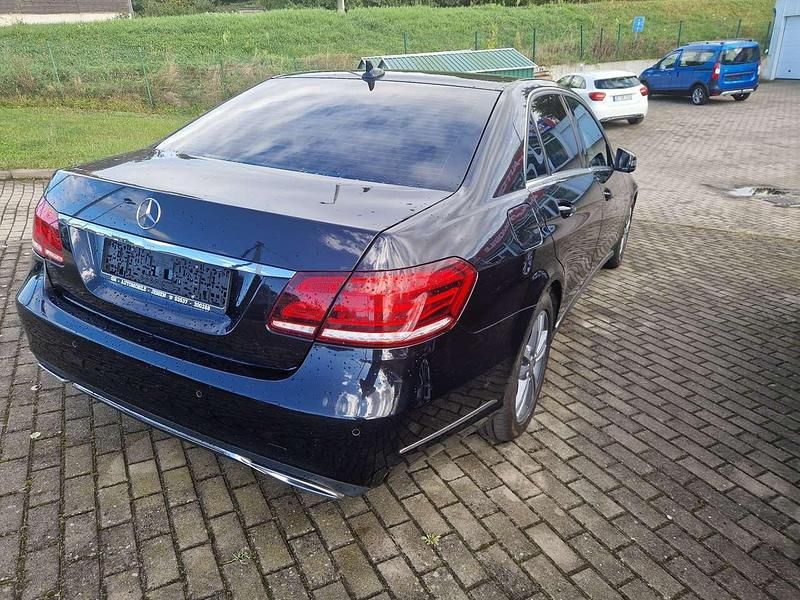 Gebraucht Mercedes E220 170 PS (125 kW) 2014 Schwarz Limousine