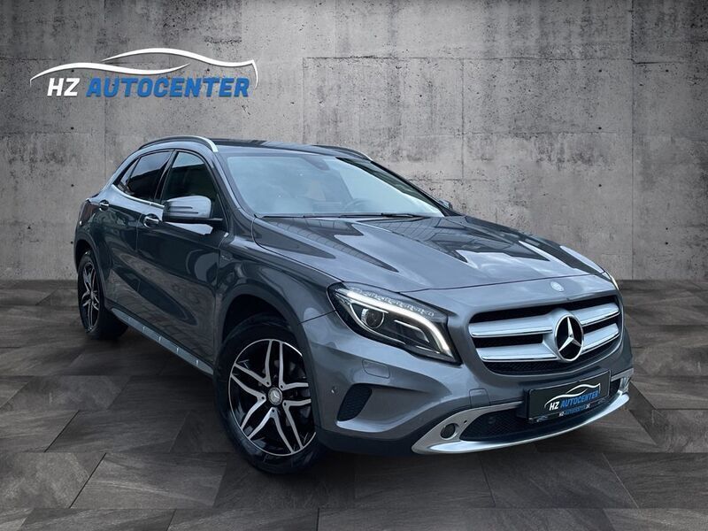 Grau Gebraucht 2017 Mercedes GLA200 Edition SUV | 17.999 € (Fairer Preis) - Bild 1/4
