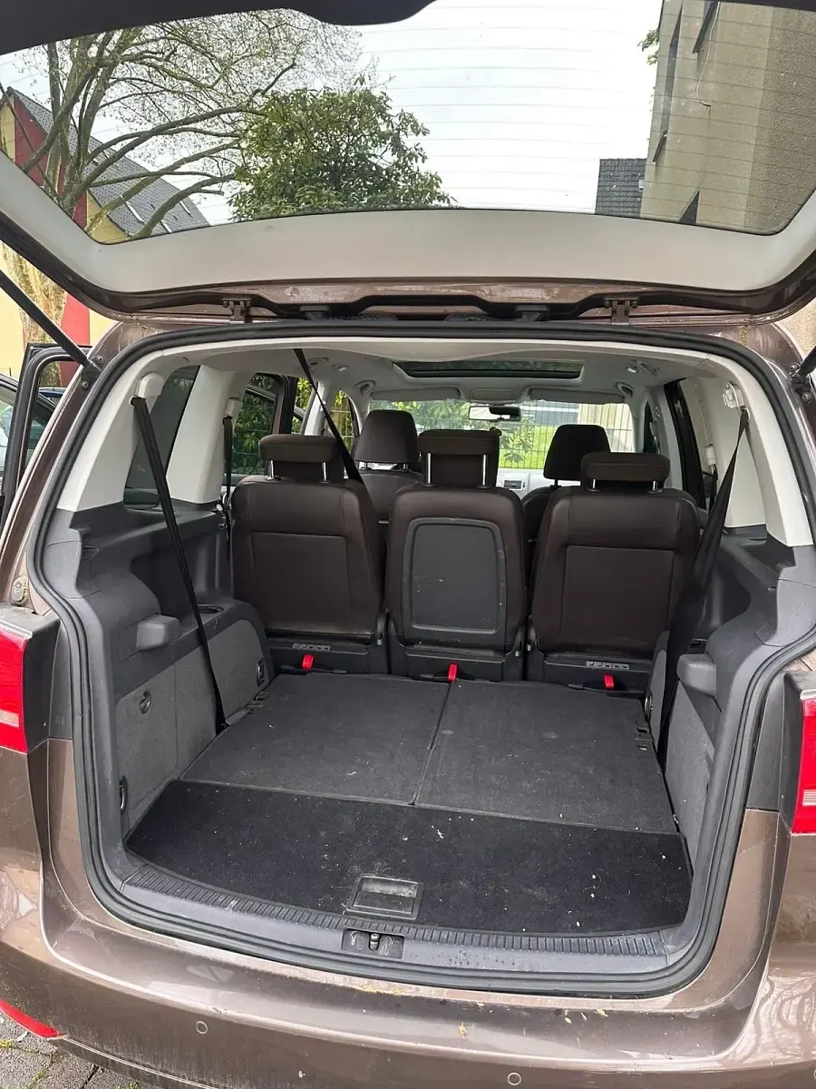 Gebraucht VW Touran 140 PS (102 kW) 2011 Braun Van / Kleinbus