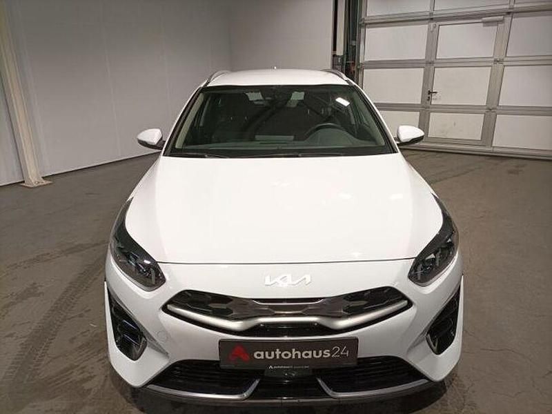 Gebraucht Kia Ceed Vision 141 PS (103 kW) 2022 Weiß Kleinwagen