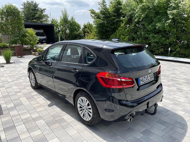 Gebraucht BMW 218 Active Tourer Advantage 150 PS (110 kW) 2020 Schwarz Van / Kleinbus