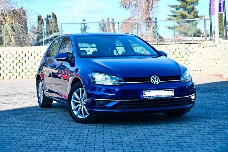 Blau Gebraucht 2018 VW Golf Join Limousine | 13.300 € (Fairer Preis) - Bild 1/4