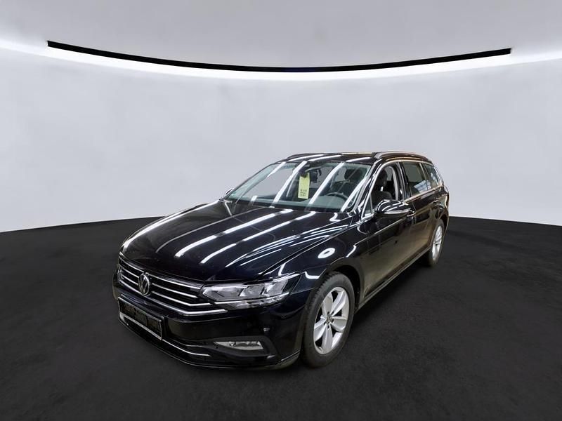 Deep black pearlescent Gebraucht 2021 VW Passat Business Kombi | 21.960 € (Guter Preis) - Bild 1/4