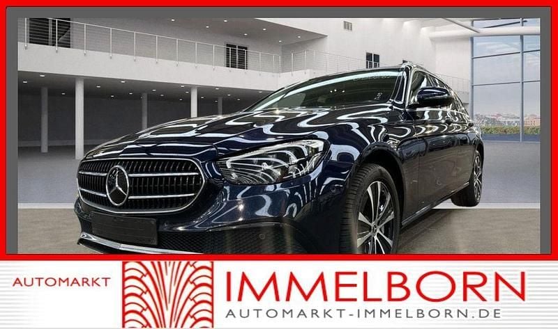 Blau Gebraucht 2022 Mercedes E300 Limousine | 30.750 € (Guter Preis) - Bild 1/4