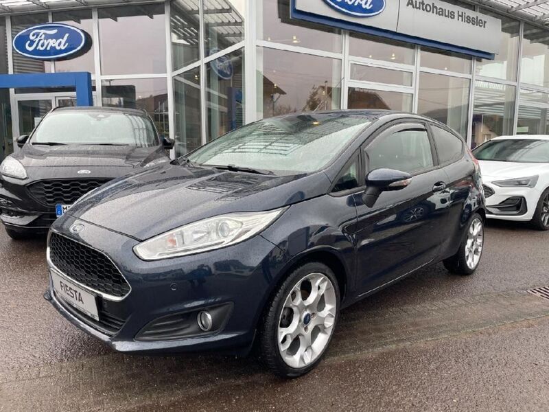 Gebraucht Ford Fiesta Celebration 80 PS (58 kW) 2017 Mitternachtsblau Kleinwagen