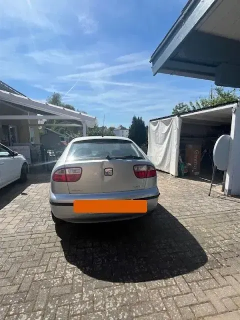 Second-hand Seat Leon 105 CP (77 kW) 2005 Argintiu Hatchback