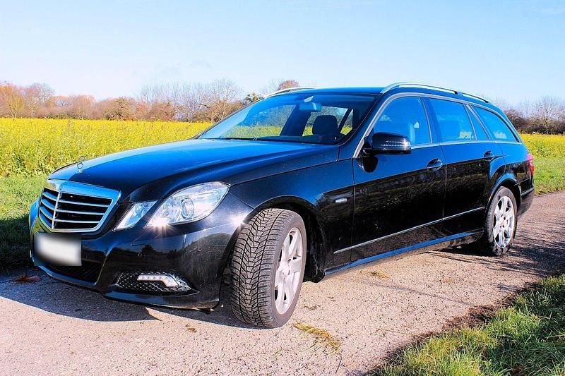 Gebraucht Mercedes E250 205 PS (150 kW) 2010 Schwarz Kombi